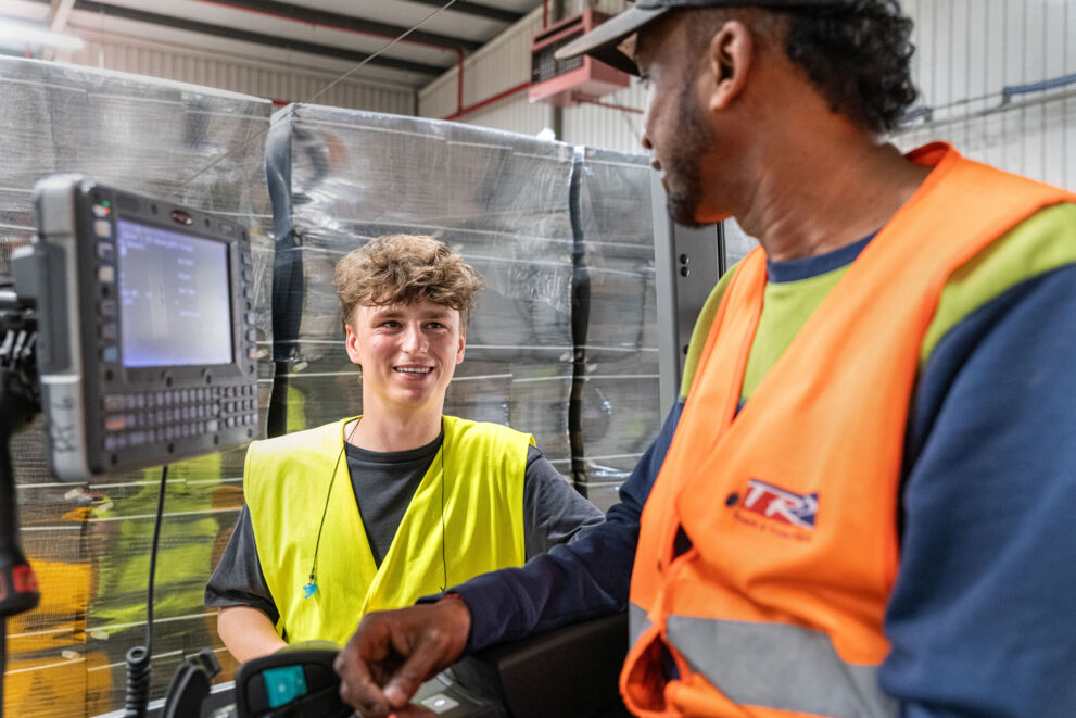 850-2025-Mensen-aan-het-werk-076